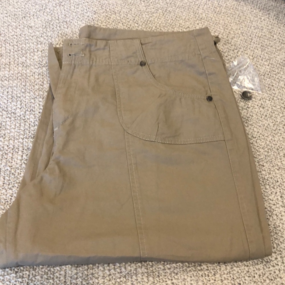 Capris - Picture 2 of 4